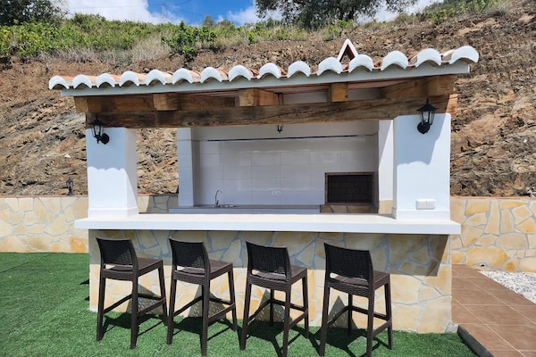 Foto van Villa Gabriel met privézwembad - Vakantiehuis in Canillas de Albaida - Facilities