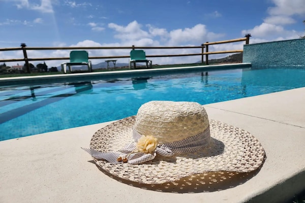 Foto van Villa Gabriel met privézwembad - Vakantiehuis in Canillas de Albaida - PoolOfHouse