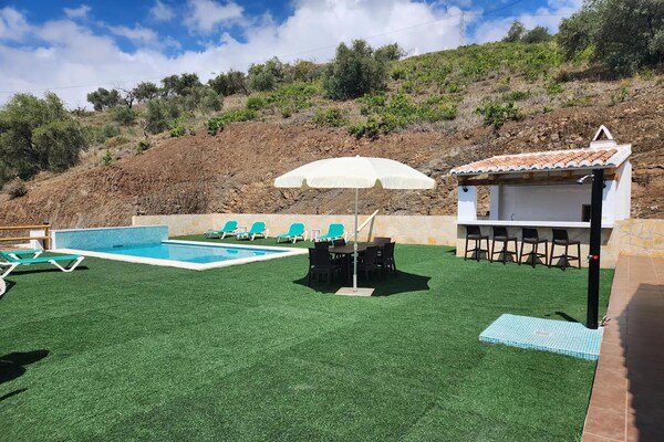 Foto van Villa Gabriel met privézwembad - Vakantiehuis in Canillas de Albaida - PoolOfHouse