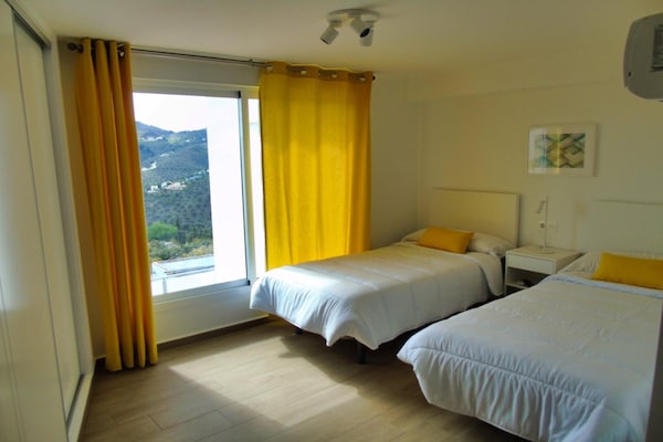 Foto van Schitterende familievilla met privézwembad voor 10 personen - BedRoom