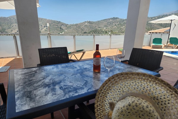 Foto van Schitterende familievilla met privézwembad voor 10 personen - TerraceBalcony