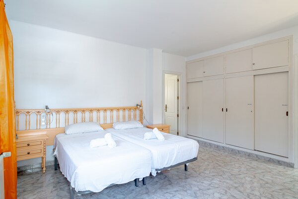 Foto van Villa in Nerja met zwembad bij Burriana Strand - Vakantiehuis in Nerja - BedRoom