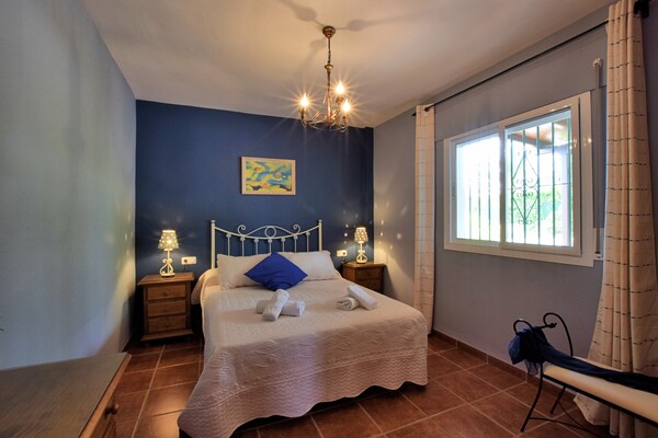 Foto van Lopera Cave Appartement met Uitzicht - Vakantiehuis in Frigiliana - BedRoom