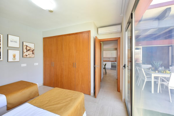Foto van Villa in Salobre met Verwarmd Zwembad & Uitzicht - Vakantiehuis in San Bartolomé de Tirajana (maspalomas) - BedRoom