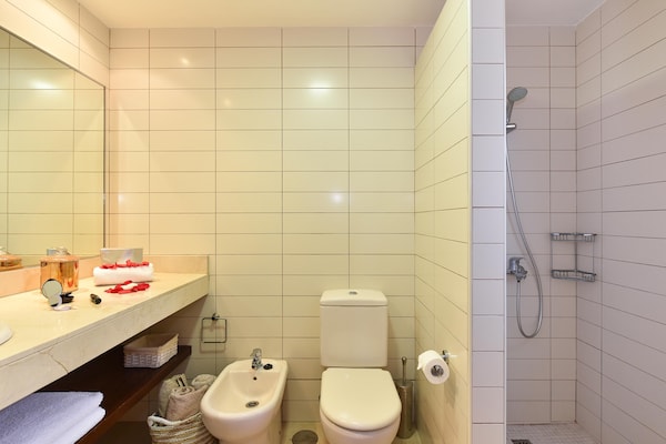 Foto van Villa in Salobre met Verwarmd Zwembad & Uitzicht - Vakantiehuis in San Bartolomé de Tirajana (maspalomas) - BathRoom