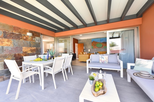 Foto van Villa in Salobre met Verwarmd Zwembad & Uitzicht - Vakantiehuis in San Bartolomé de Tirajana (maspalomas) - TerraceBalcony