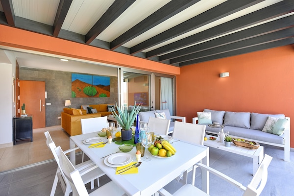 Foto van Villa in Salobre met Verwarmd Zwembad & Uitzicht - Vakantiehuis in San Bartolomé de Tirajana (maspalomas) - TerraceBalcony
