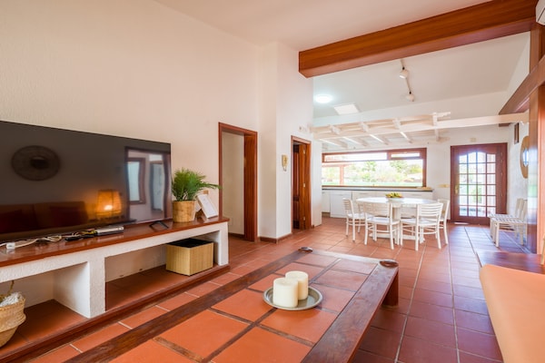 Foto van Chalet in Maspalomas met verwarmd zwembad - Vakantiehuis in San Bartolomé de Tirajana - LivingRoom