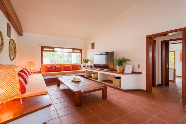 Foto van Chalet in Maspalomas met verwarmd zwembad - Vakantiehuis in San Bartolomé de Tirajana - LivingRoom