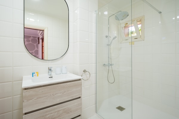 Foto van Chalet in Maspalomas met verwarmd zwembad - Vakantiehuis in San Bartolomé de Tirajana - BathRoom