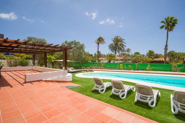 Foto van Chalet in Maspalomas met verwarmd zwembad - Vakantiehuis in San Bartolomé de Tirajana - terrace