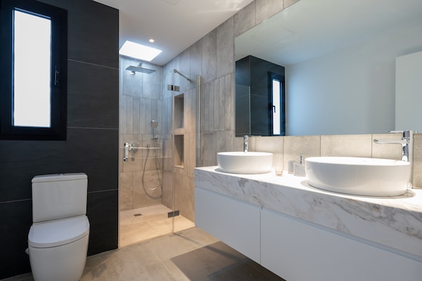 Foto van Chalet in Maspalomas met verwarmd zwembad - Vakantiehuis in San Bartolomé de Tirajana - BathRoom