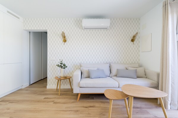 Foto van Bungalow bij Yumbo & Playa del Inglés - Vakantiehuis in San Bartolomé de Tirajana - LivingRoom