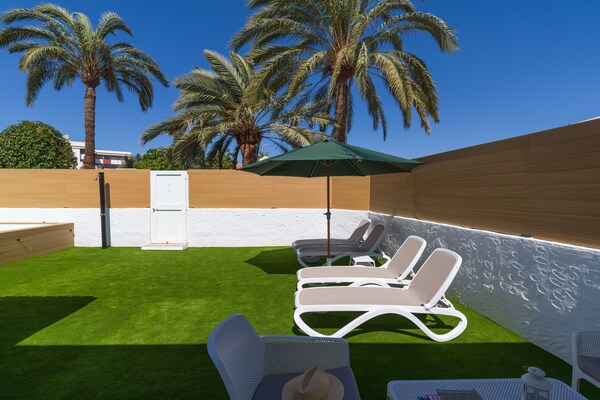 Foto van Bungalow bij Yumbo & Playa del Inglés - Vakantiehuis in San Bartolomé de Tirajana - terrace