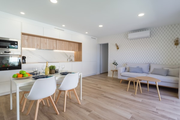 Foto van Bungalow bij Yumbo & Playa del Inglés - Vakantiehuis in San Bartolomé de Tirajana - LivingRoom