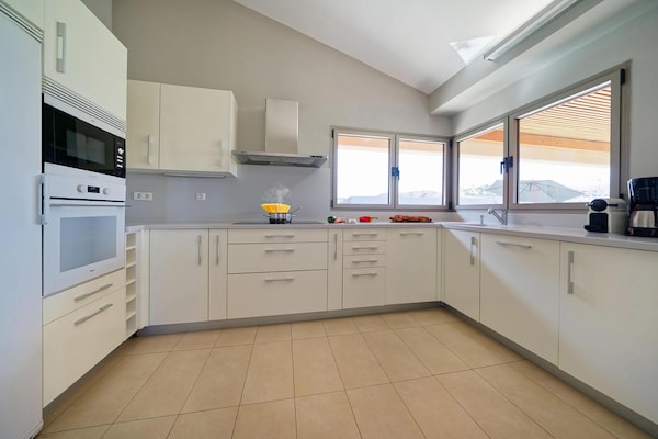 Foto van Villa op Eilanden in de buurt van Seabeach - Vakantiehuis in San Bartolomé de Tirajana, Maspalomas, Gran Canaria - Kitchen