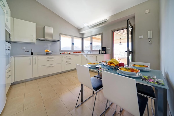 Foto van Villa op Eilanden in de buurt van Seabeach - Vakantiehuis in San Bartolomé de Tirajana, Maspalomas, Gran Canaria - Kitchen