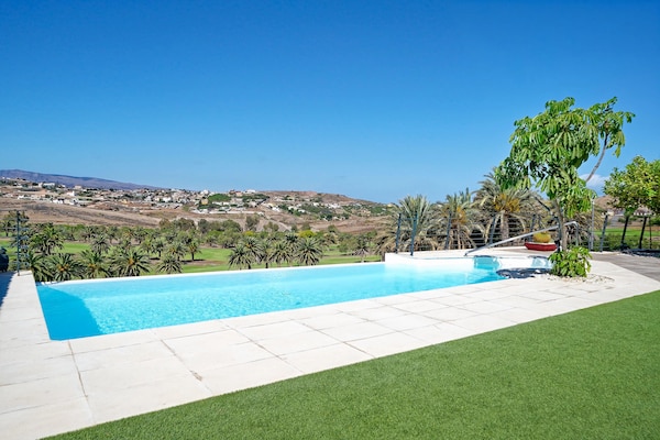 Foto van Villa op Eilanden in de buurt van Seabeach - Vakantiehuis in San Bartolomé de Tirajana, Maspalomas, Gran Canaria - PoolOfHouse
