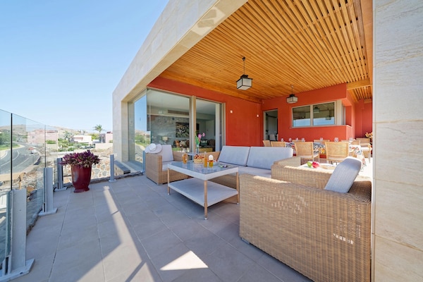 Foto van Villa op Eilanden in de buurt van Seabeach - Vakantiehuis in San Bartolomé de Tirajana, Maspalomas, Gran Canaria - TerraceBalcony