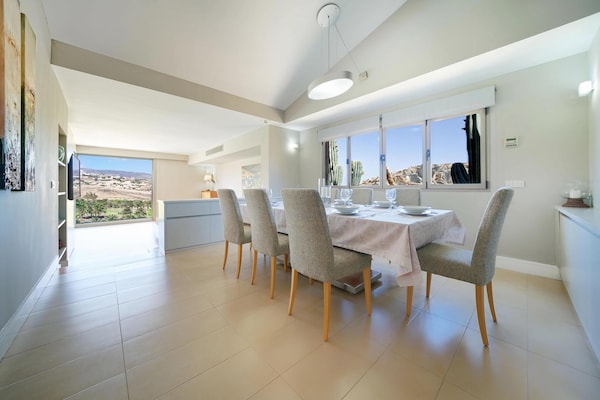 Foto van Villa op Eilanden in de buurt van Seabeach - Vakantiehuis in San Bartolomé de Tirajana, Maspalomas, Gran Canaria - DiningRoom