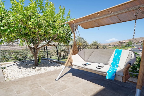 Foto van Villa op Eilanden in de buurt van Seabeach - Vakantiehuis in San Bartolomé de Tirajana, Maspalomas, Gran Canaria - TerraceBalcony
