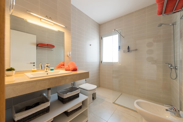 Foto van Villa in Salobre Golf met privézwembad - Vakantiehuis in San Bartolomé de Tirajana - BathRoom