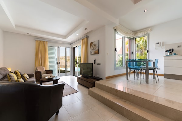 Foto van Villa in Salobre Golf met privézwembad - Vakantiehuis in San Bartolomé de Tirajana - LivingRoom