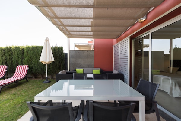 Foto van Villa in Maspalomas met verwarmd zwembad - Vakantiehuis in San Bartolomé de Tirajana - terrace