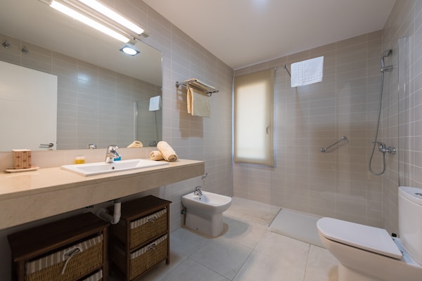Foto van Villa in Maspalomas met verwarmd zwembad - Vakantiehuis in San Bartolomé de Tirajana - BathRoom
