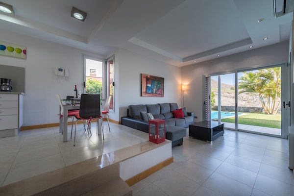 Foto van Villa in Maspalomas met verwarmd zwembad - Vakantiehuis in San Bartolomé de Tirajana - terrace