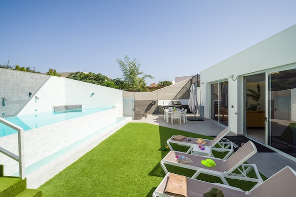 Foto van Villa in Maspalomas met verwarmd privézwembad - Vakantiehuis in San Bartolomé de Tirajana - Outdoor
