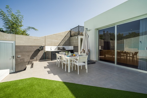 Foto van Villa in Maspalomas met verwarmd privézwembad - Vakantiehuis in San Bartolomé de Tirajana - Outdoor