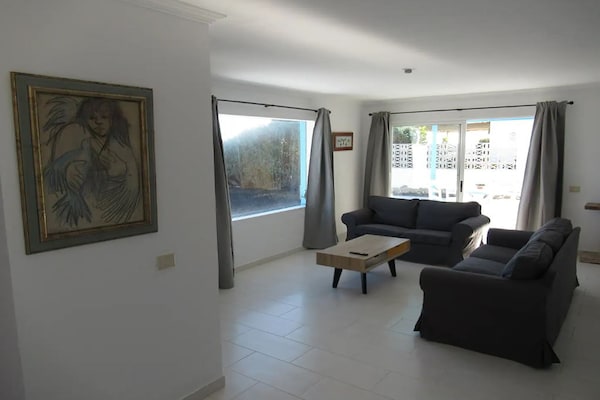 Foto van Villa in Fuerteventura met Zeezicht - Vakantiehuis in Corralejo - LivingRoom