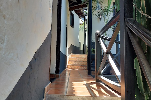 Foto van Vakantiehuis alleen voor volwassenen met zwembad - Vakantiehuis in Icod de los Vinos, Tenerife - TerraceBalcony