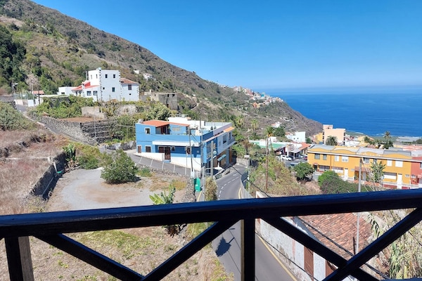 Foto van Vakantiehuis alleen voor volwassenen met zwembad - Vakantiehuis in Icod de los Vinos, Tenerife - TerraceBalcony