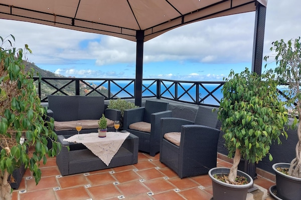 Foto van Vakantiehuis alleen voor volwassenen met zwembad - Vakantiehuis in Icod de los Vinos, Tenerife - TerraceBalcony