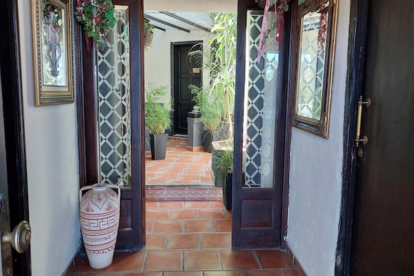 Foto van Vakantiehuis alleen voor volwassenen met zwembad - Vakantiehuis in Icod de los Vinos, Tenerife - HallReception