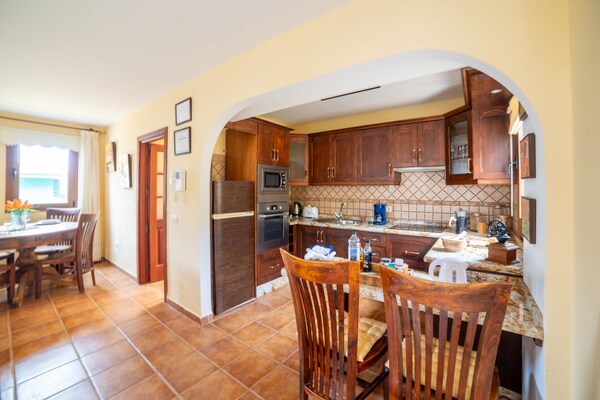 Foto van Villa op Tenerife met zwembad en zeezicht - Vakantiehuis in El Palmar - Kitchen