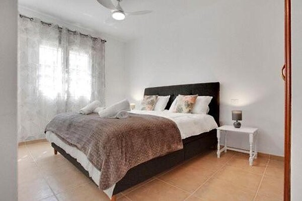 Foto van Mooi huis met uitzicht op zee - Vakantiehuis in Santiago del Teide - BedRoom