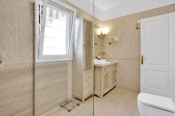 Foto van Mooi huis met uitzicht op zee - Vakantiehuis in Santiago del Teide - BathRoom