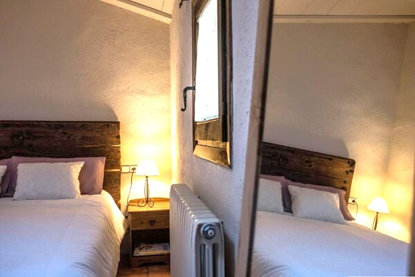Foto van Vakantiehuis in Montblanc met zwembad - Vakantiehuis in Rojals - BedRoom