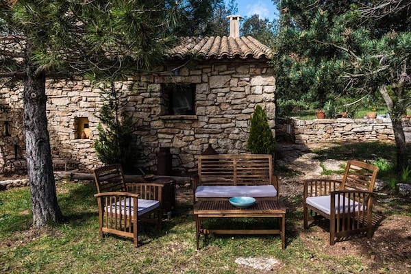 Foto van Vakantiehuis in Montblanc met zwembad - Vakantiehuis in Rojals - TerraceBalcony