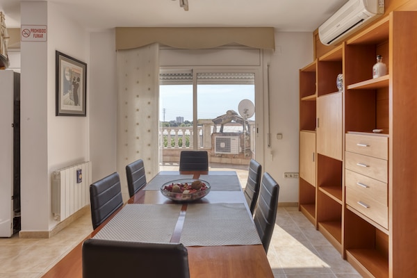 Foto van Villa vlakbij strand en wijngaarden - Vakantiehuis in El Vendrell - DiningRoom