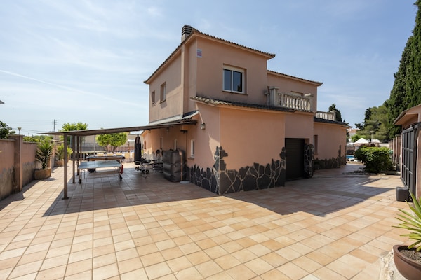 Foto van Villa vlakbij strand en wijngaarden - Vakantiehuis in El Vendrell - ExteriorSummer