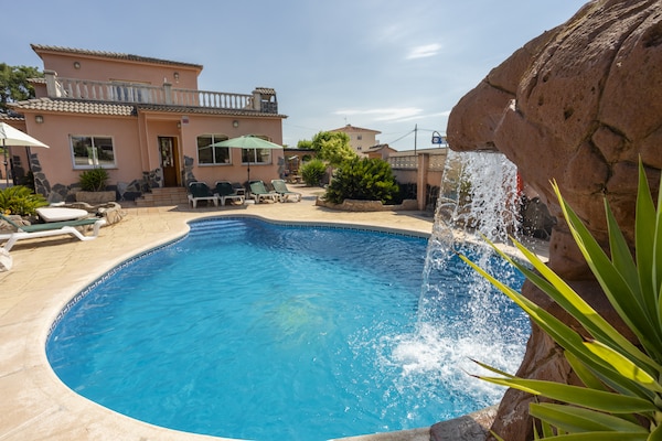 Foto van Villa vlakbij strand en wijngaarden - Vakantiehuis in El Vendrell - ExteriorSummer