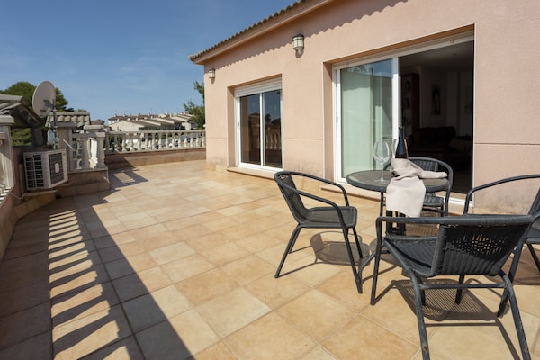 Foto van Villa vlakbij strand en wijngaarden - Vakantiehuis in El Vendrell - TerraceBalcony