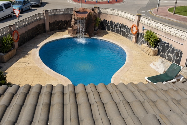 Foto van Villa vlakbij strand en wijngaarden - Vakantiehuis in El Vendrell - PoolOfHouse