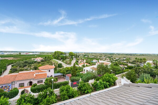 Foto van Aangename villa in Oliva vlak bij de kust - Vakantiehuis in Oliva - ViewSummer