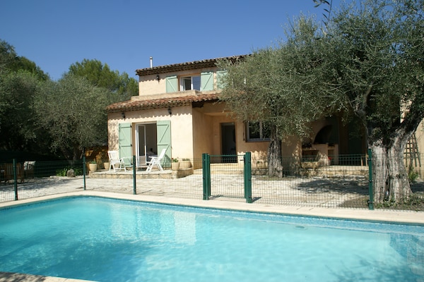 Foto van Villa in Mouans-Sartoux met Zwembad & Strand - Vakantiehuis in Mouans-Sartoux - ExteriorSummer