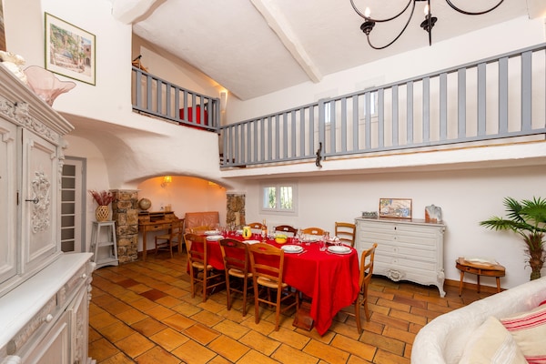 Foto van Villa in Mouans-Sartoux met Zwembad & Strand - Vakantiehuis in Mouans-Sartoux - DiningRoom
